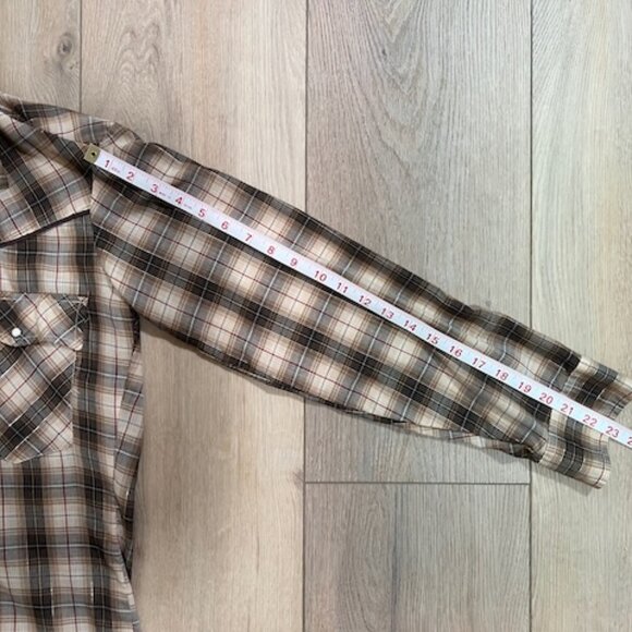 Vintage Levi’s Plaid Button Up - Picture 7 of 9